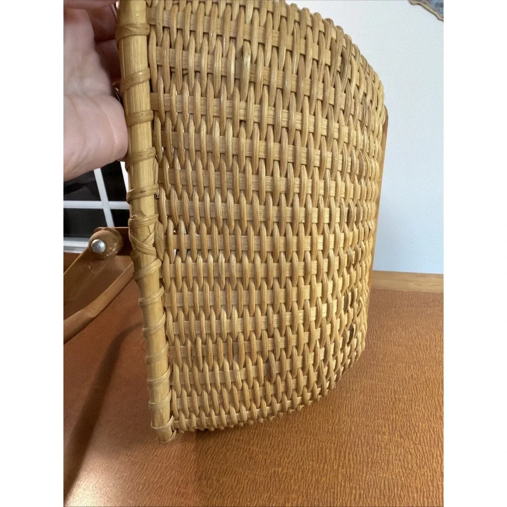 Vtg Light Toned Woven Gathering Basket Swing Wooden Handle Metal Rivets 11x8x6